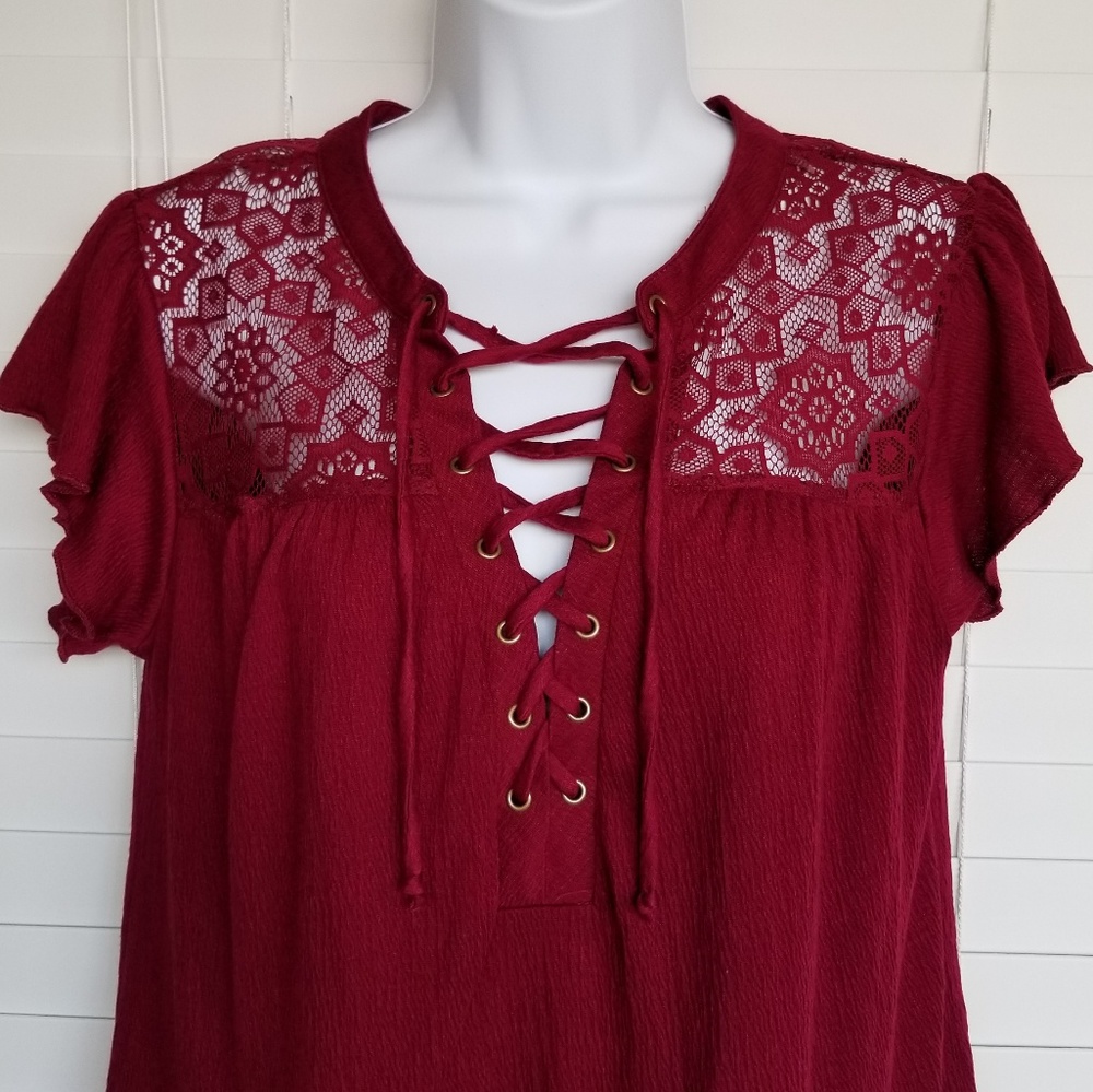 No Boundaries Juniors Lace Fluttered Top L
